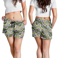 Green Hawaii Palaka Honohono Pikake Shorts for Women Hawaiian Orchid Lei Polynesian Pattern - Polynesian Pride