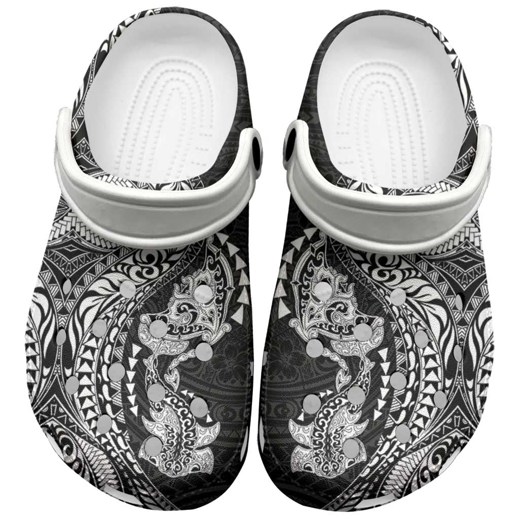 Hawaiian Manta Ray and Hammerhead Shark Tribal Tattoo Clogs Shoes with Polynesian Tribal Pattern Black-White Color LT03