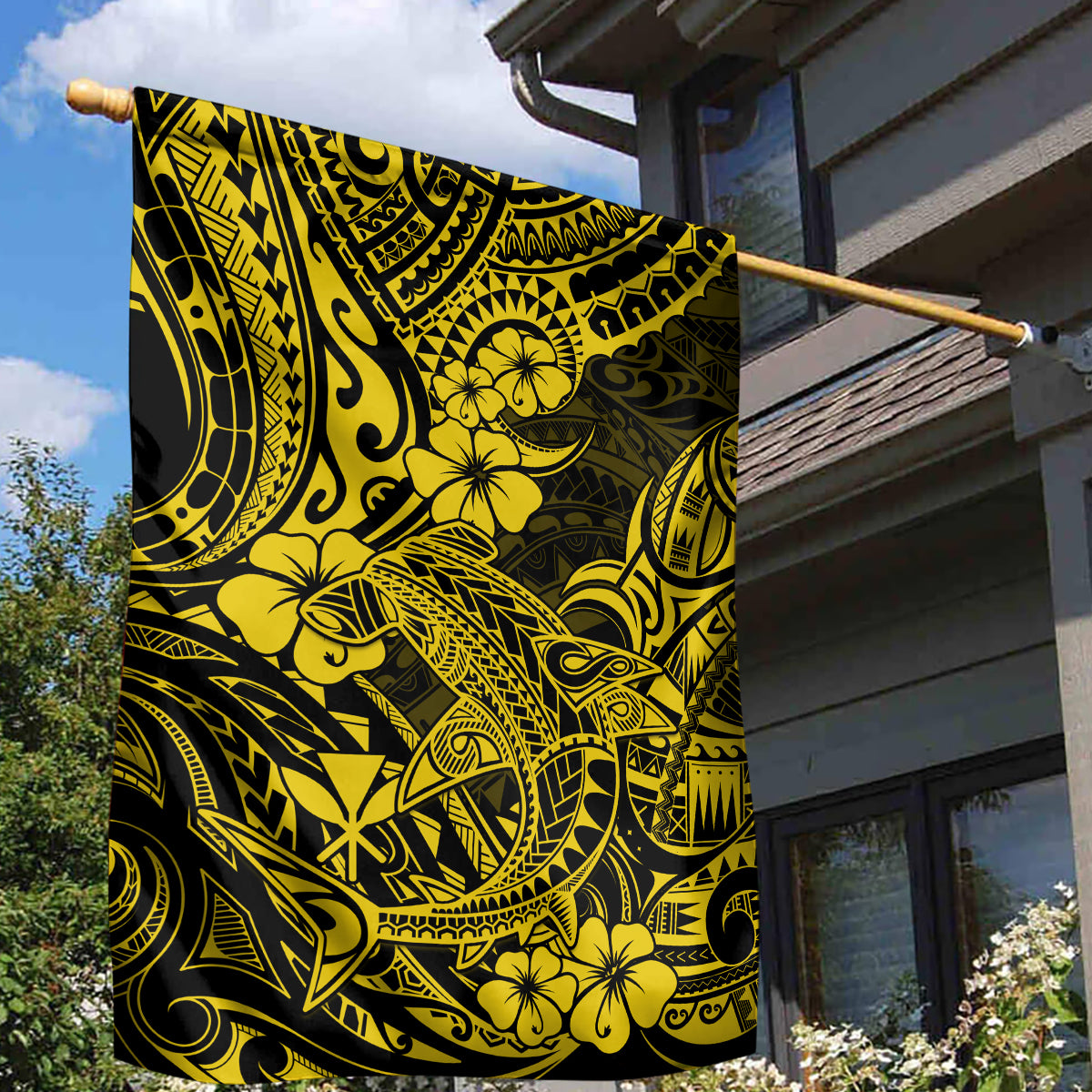 Hawaii Shark Garden Flag Polynesian Pattern Yellow Version LT01 - Polynesian Pride