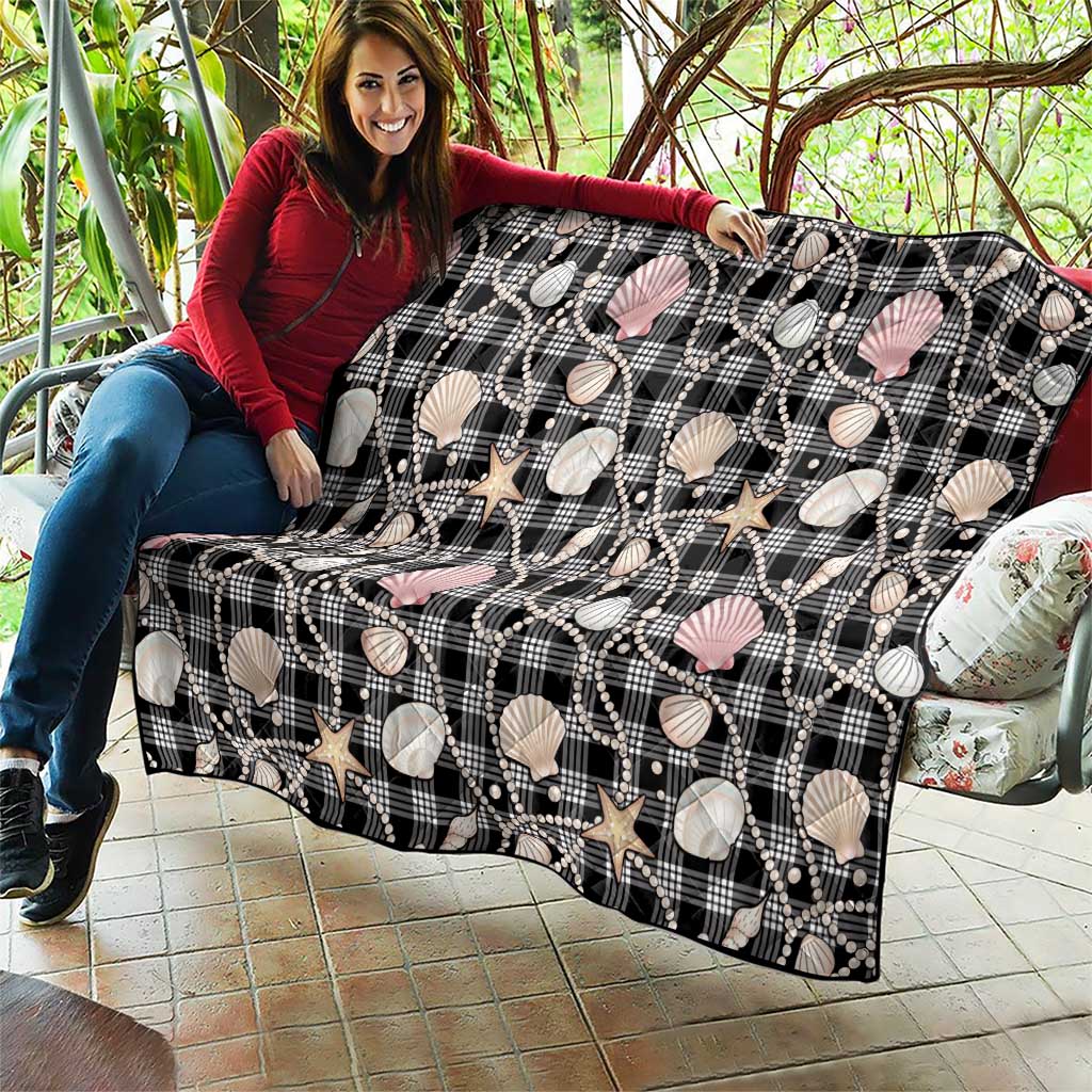 Hawaiian Ocean Seashells Quilt Black Palaka Pattern