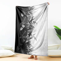 Hawaii Tropical Plant Monochrome Blanket Vibrant Polynesian Pattern