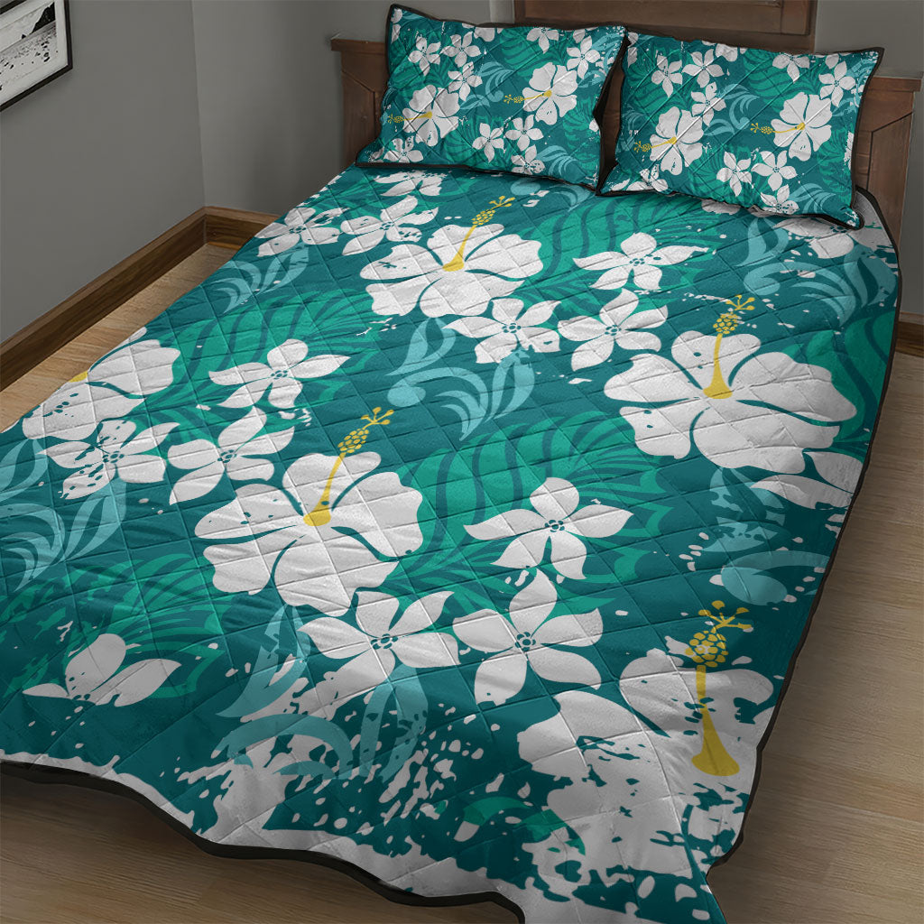 Teal Hawaiian Hibiscus Monstera Quilt Bed Set Grunge Stylized