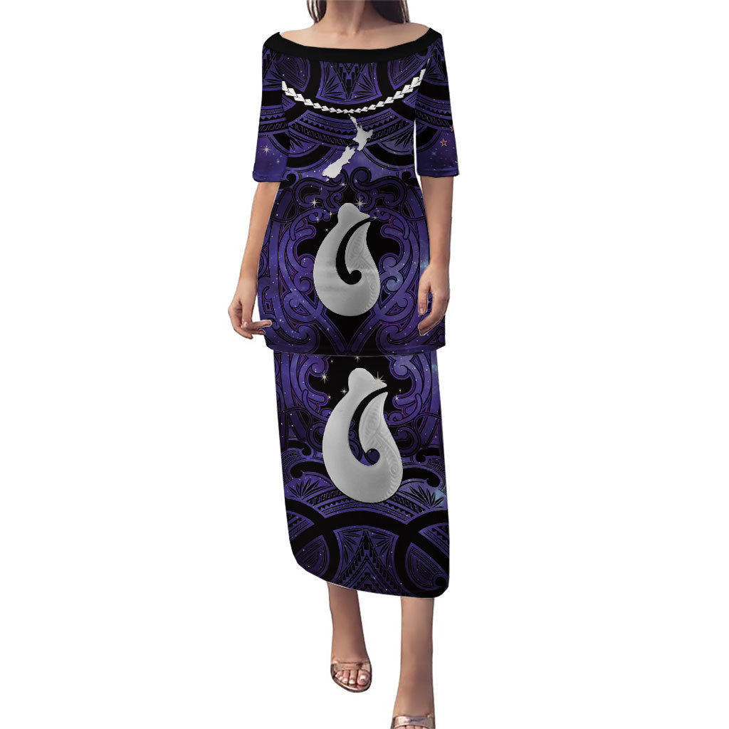 Personalised Maori Matariki Hei Matau Waiporoporo Family Matching Puletasi and Hawaiian Shirt Maori Kowhaiwhai Pattern Galaxy LT01 Mom's Dress Purple - Polynesian Pride