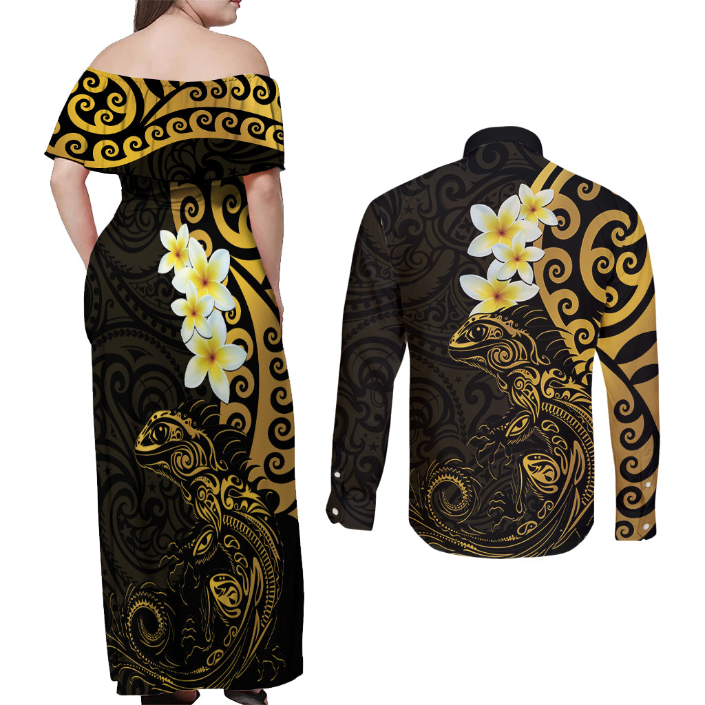 New Zealand Tuatara Plumeria Couples Matching Off Shoulder Maxi Dress and Long Sleeve Button Shirt Maori Gold Koru Tribal Tattoo LT01 - Polynesian Pride