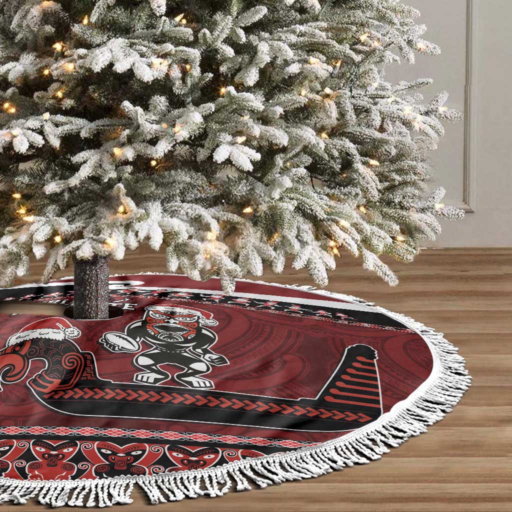 New Zealand Christmas Tree Skirt - Meri Kirihimete Aotearoa Warrior on Waka with Maori Art Tattoo