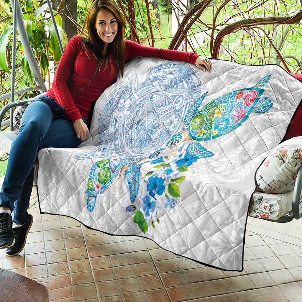Hawaiian Couple Turtles Honi Quilt Polynesian Art Motifs and Hibiscus White Blue Color - Polynesian Pride