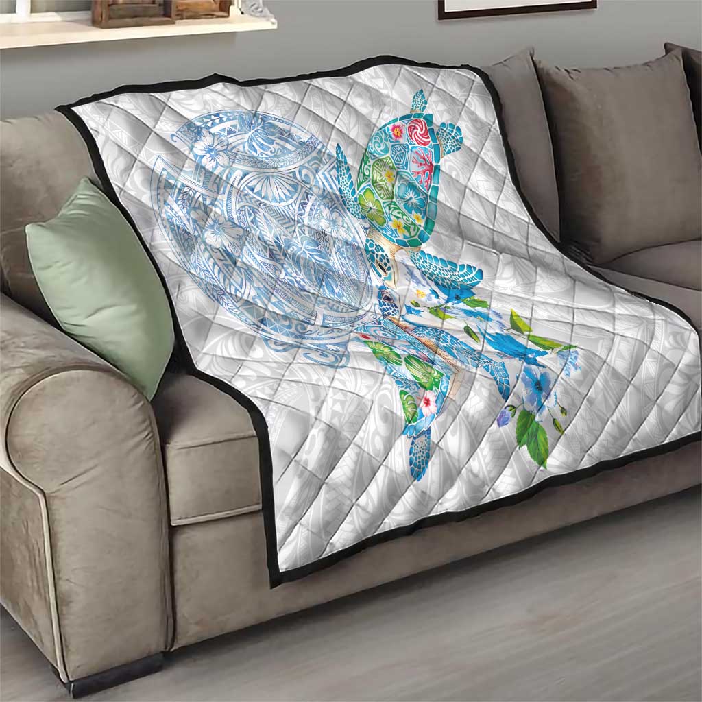 Hawaiian Couple Turtles Honi Quilt Polynesian Art Motifs and Hibiscus White Blue Color - Polynesian Pride
