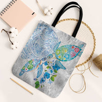 Hawaiian Couple Turtles Honi Tote Bag Polynesian Art Motifs and Hibiscus White Blue Color - Polynesian Pride