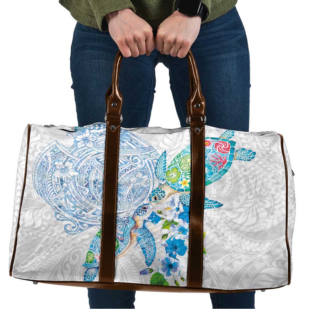 Hawaiian Couple Turtles Honi Travel Bag Polynesian Art Motifs and Hibiscus White Blue Color - Polynesian Pride