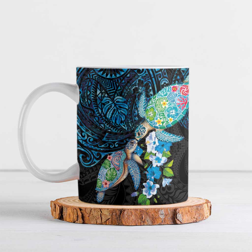 Hawaiian Couple Turtles Honi Ceramic Mug Polynesian Art Motifs and Hibiscus Black Blue Color - Polynesian Pride