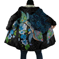 Hawaiian Couple Turtles Honi Cloak Polynesian Art Motifs and Hibiscus Black Blue Color - Polynesian Pride