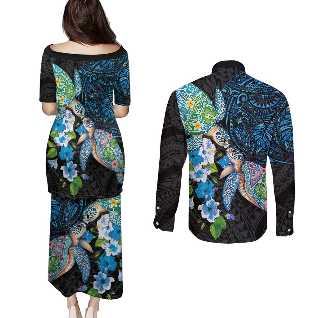 Hawaiian Couple Turtles Honi Couples Matching Puletasi and Long Sleeve Button Shirt Polynesian Art Motifs and Hibiscus Black Blue Color - Polynesian Pride