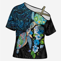 Hawaiian Couple Turtles Honi Cross Shoulder Shirt Polynesian Art Motifs and Hibiscus Black Blue Color - Polynesian Pride