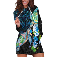 Hawaiian Couple Turtles Honi Hoodie Dress Polynesian Art Motifs and Hibiscus Black Blue Color - Polynesian Pride