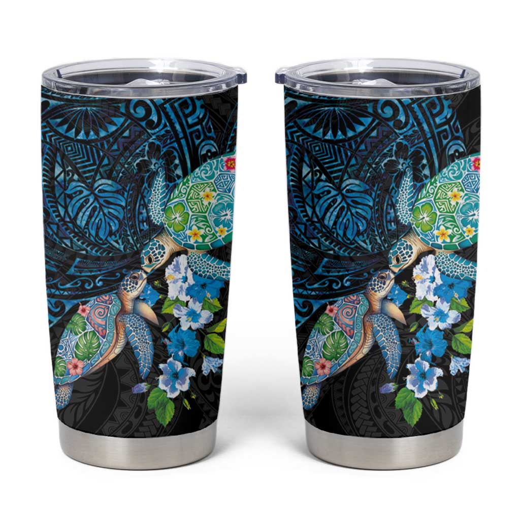 Hawaiian Couple Turtles Honi Tumbler Cup Polynesian Art Motifs and Hibiscus Black Blue Color - Polynesian Pride