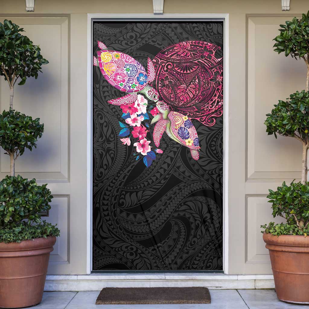 Hawaiian Couple Turtles Honi Door Cover Polynesian Art Motifs and Hibiscus Black Red Color - Polynesian Pride