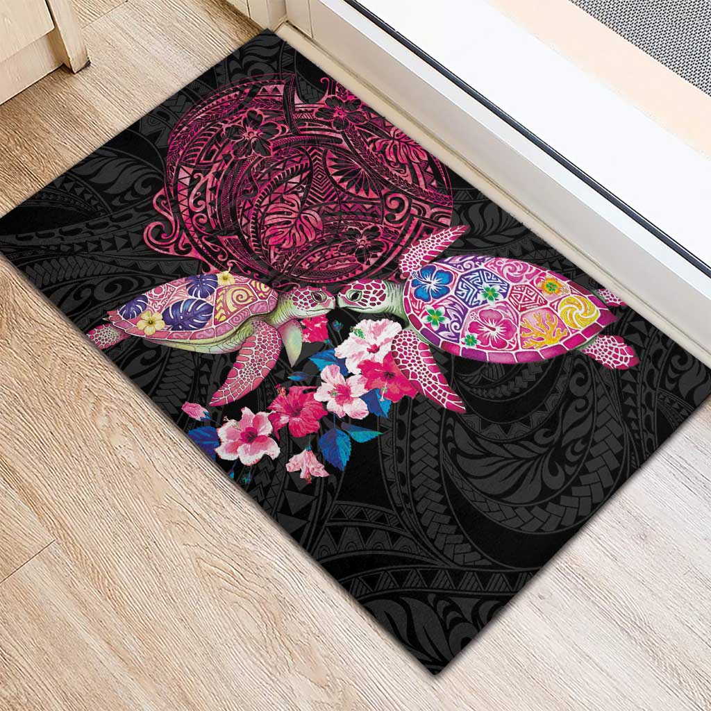 Hawaiian Couple Turtles Honi Rubber Doormat Polynesian Art Motifs and Hibiscus Black Red Color - Polynesian Pride
