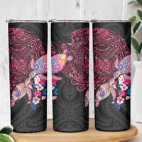 Hawaiian Couple Turtles Honi Skinny Tumbler Polynesian Art Motifs and Hibiscus Black Red Color - Polynesian Pride