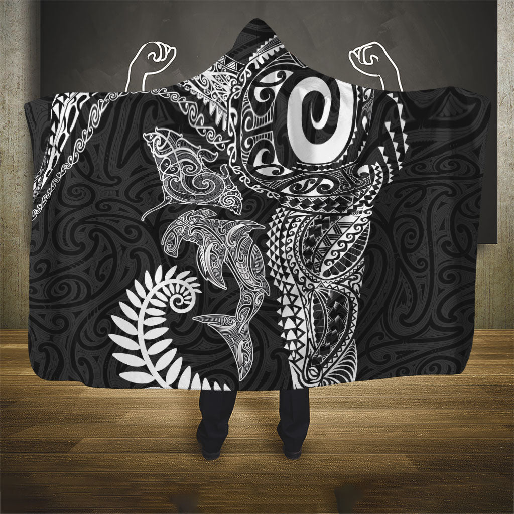 Aotearoa Maori Sea Animals Tribal Hooded Blanket Manta Ray and Shark Moko Pattern Black Color LT03 - Polynesian Pride