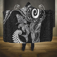 Aotearoa Maori Sea Animals Tribal Hooded Blanket Manta Ray and Shark Moko Pattern Black Color LT03 - Polynesian Pride