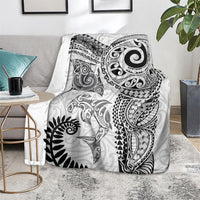 Aotearoa Maori Sea Animals Tribal Blanket Manta Ray and Shark Moko Pattern White Color