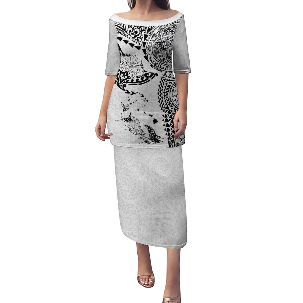 Hawaiian Manta Ray Tribal Family Matching Puletasi and Hawaiian Shirt Polynesian Art Motifs White Color LT03 Mom's Dress White - Polynesian Pride
