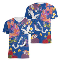 Hawaiian and Japanese Culture Together Women V-Neck T-Shirt Kakau Tribal Pattern and Irezumi Art Blue Color