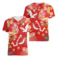 Hawaiian and Japanese Culture Together Women V-Neck T-Shirt Kakau Tribal Pattern and Irezumi Art Red Color