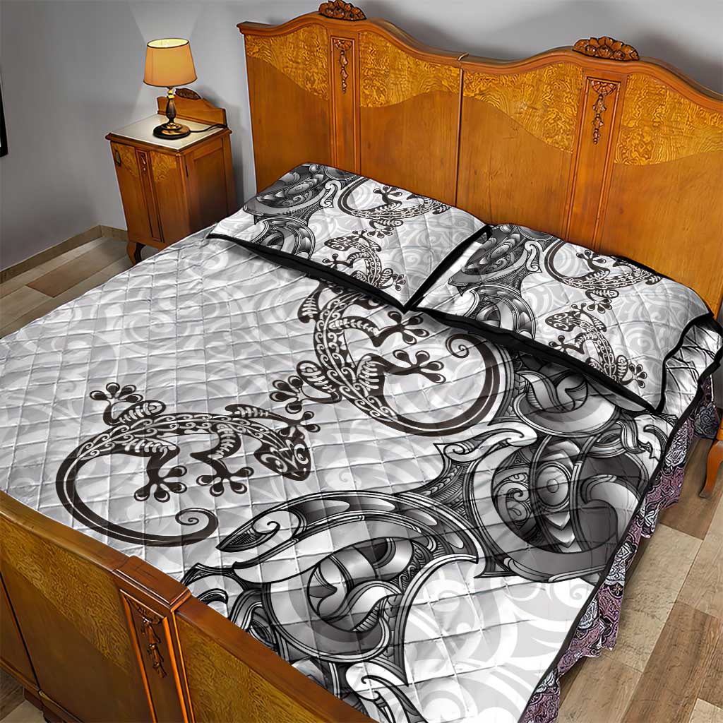 New Zealand Gecko Maori Art Tattoo Quilt Bed Set White Color