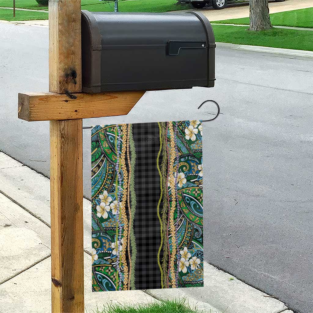 Hawaiian Art Flower Tribal with Lei Garden Flag Palaka Pattern Black Color - Polynesian Pride