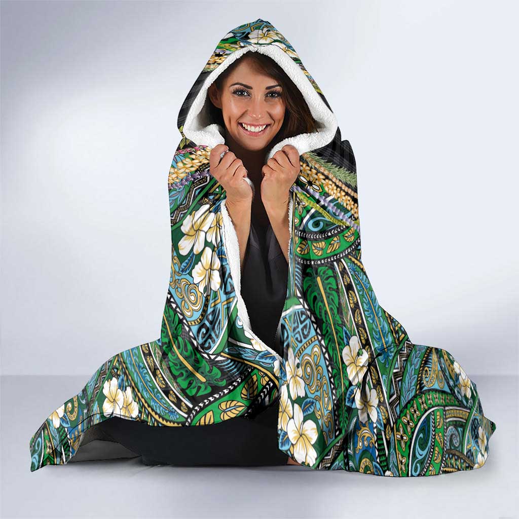 Hawaiian Art Flower Tribal with Lei Hooded Blanket Palaka Pattern Black Color - Polynesian Pride
