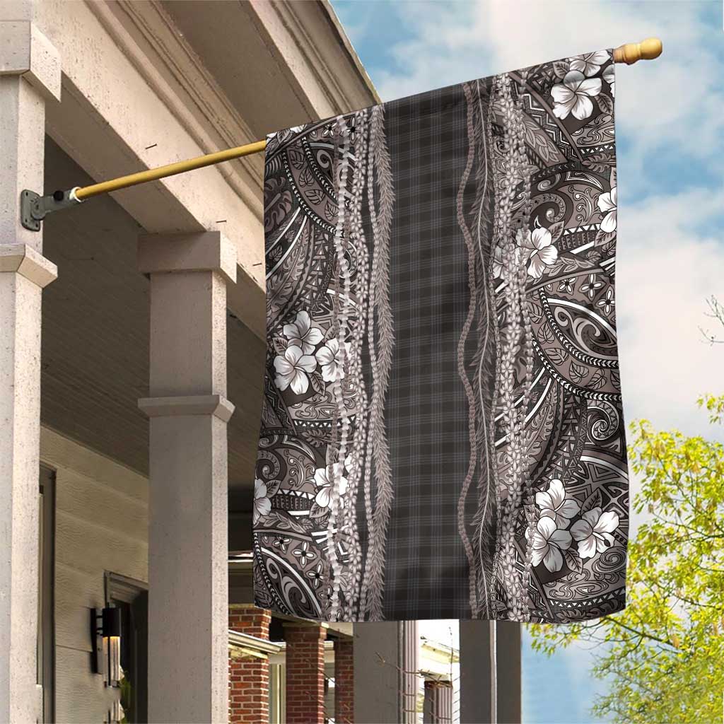 Hawaiian Art Flower Tribal with Lei Garden Flag Palaka Pattern Grayscale - Polynesian Pride