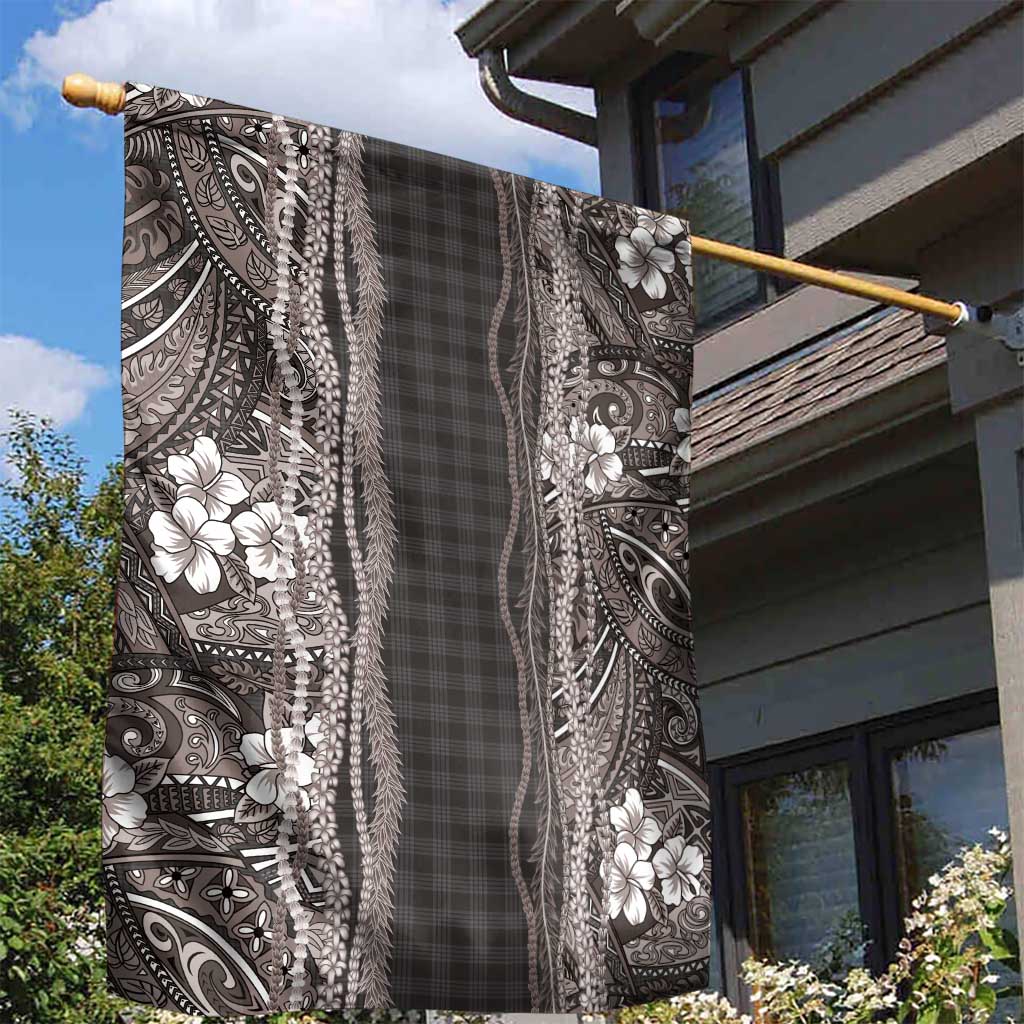 Hawaiian Art Flower Tribal with Lei Garden Flag Palaka Pattern Grayscale - Polynesian Pride