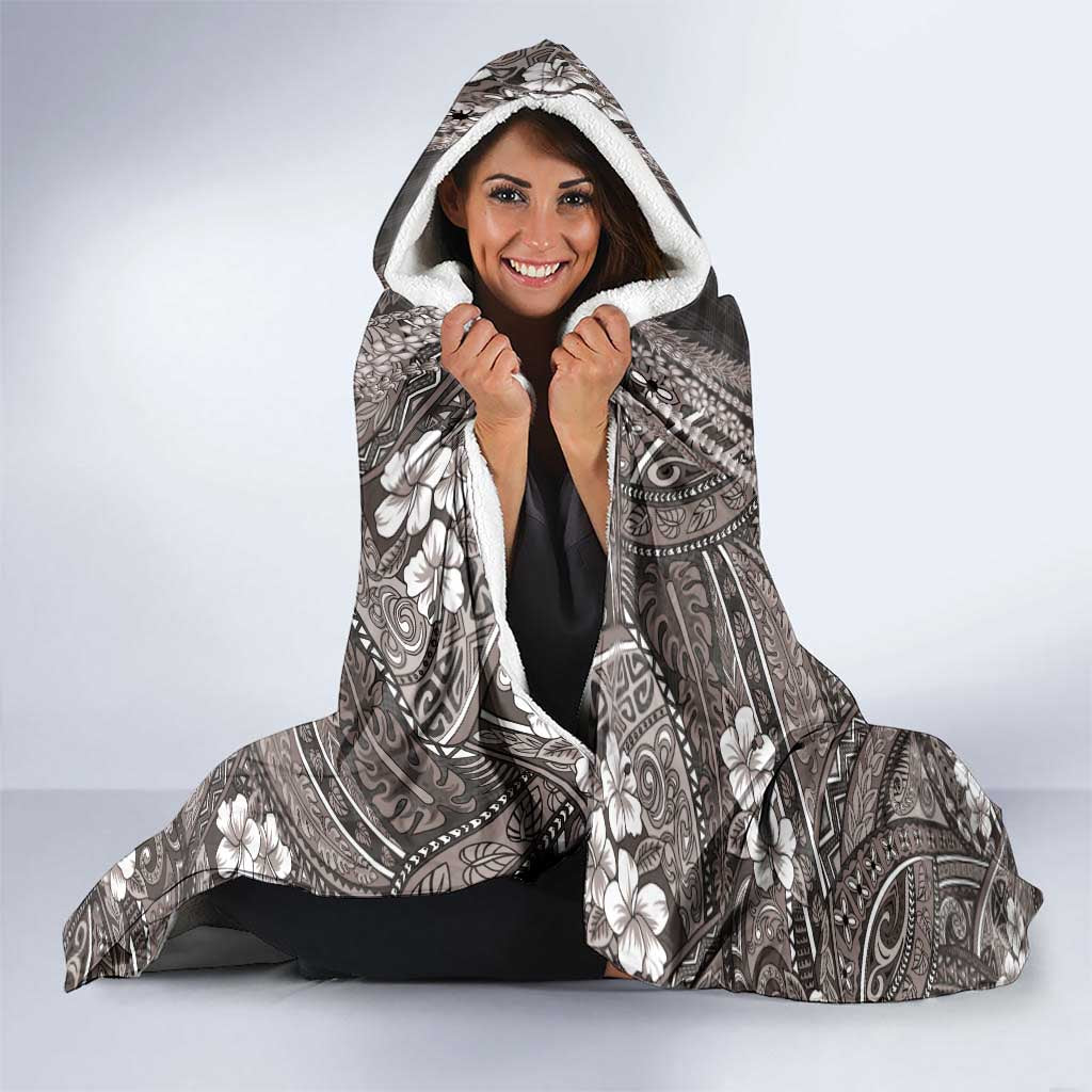 Hawaiian Art Flower Tribal with Lei Hooded Blanket Palaka Pattern Grayscale - Polynesian Pride