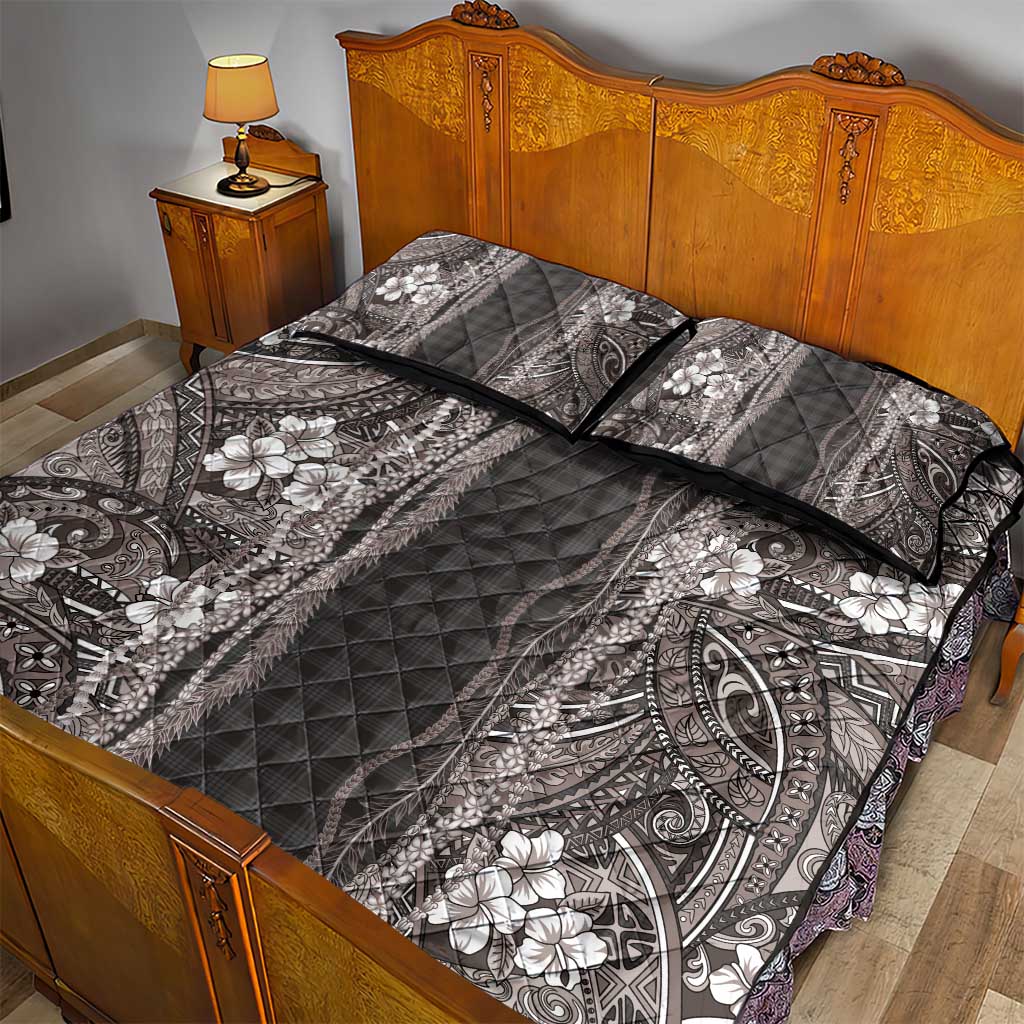 Hawaiian Art Flower Tribal with Lei Quilt Bed Set Palaka Pattern Grayscale - Polynesian Pride