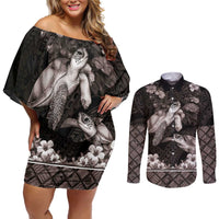 Hawaiian Lei Turtle and Plumeria Couples Matching Off Shoulder Short Dress and Long Sleeve Button Shirt Polynerian Art Tattoo-Grayscale Mode LT03 Black - Polynesian Pride