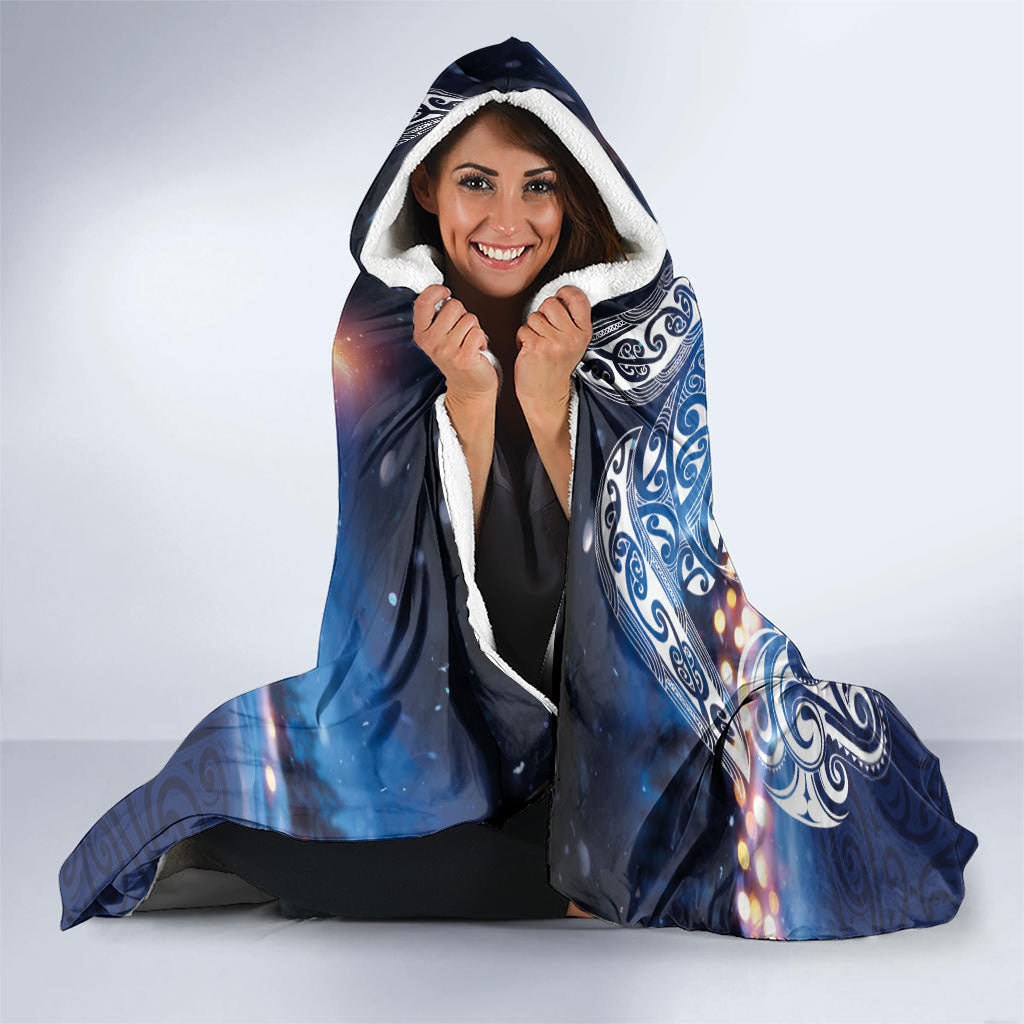 New Zealand Merry Christmas Hooded Blanket Maori Tribal Pattern with Xmas Tui Bird LT03 - Polynesian Pride