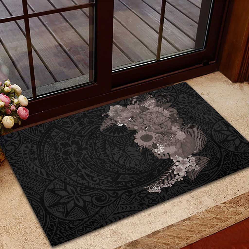 Hawaiian Tropical Plants and Chameleon Rubber Doormat Polynesian Art Grayscale - Polynesian Pride
