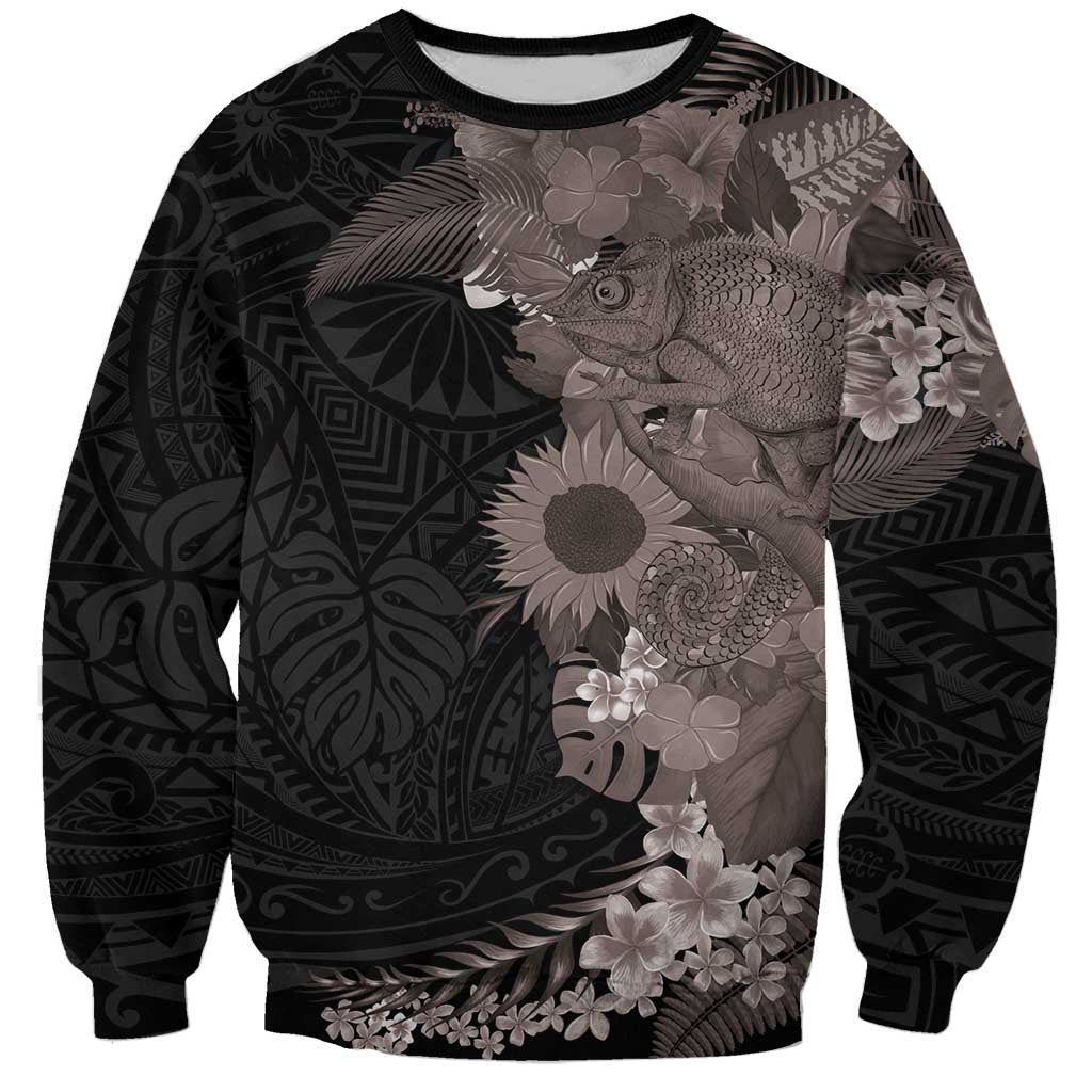 Hawaiian Tropical Plants and Chameleon Sweatshirt Polynesian Art Grayscale - Polynesian Pride