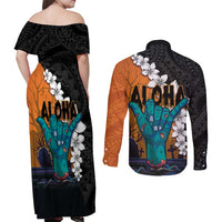 Hawaiian Halloween Couples Matching Off Shoulder Maxi Dress and Long Sleeve Button Shirt Horror Shaka Hand with Plumeria and Polynesian Tattoo Autumn Color