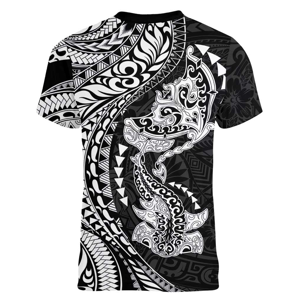 Hawaiian Manta Ray and Hammerhead Shark Tribal Tattoo Women V-Neck T-Shirt with Polynesian Tribal Pattern Black-White Color