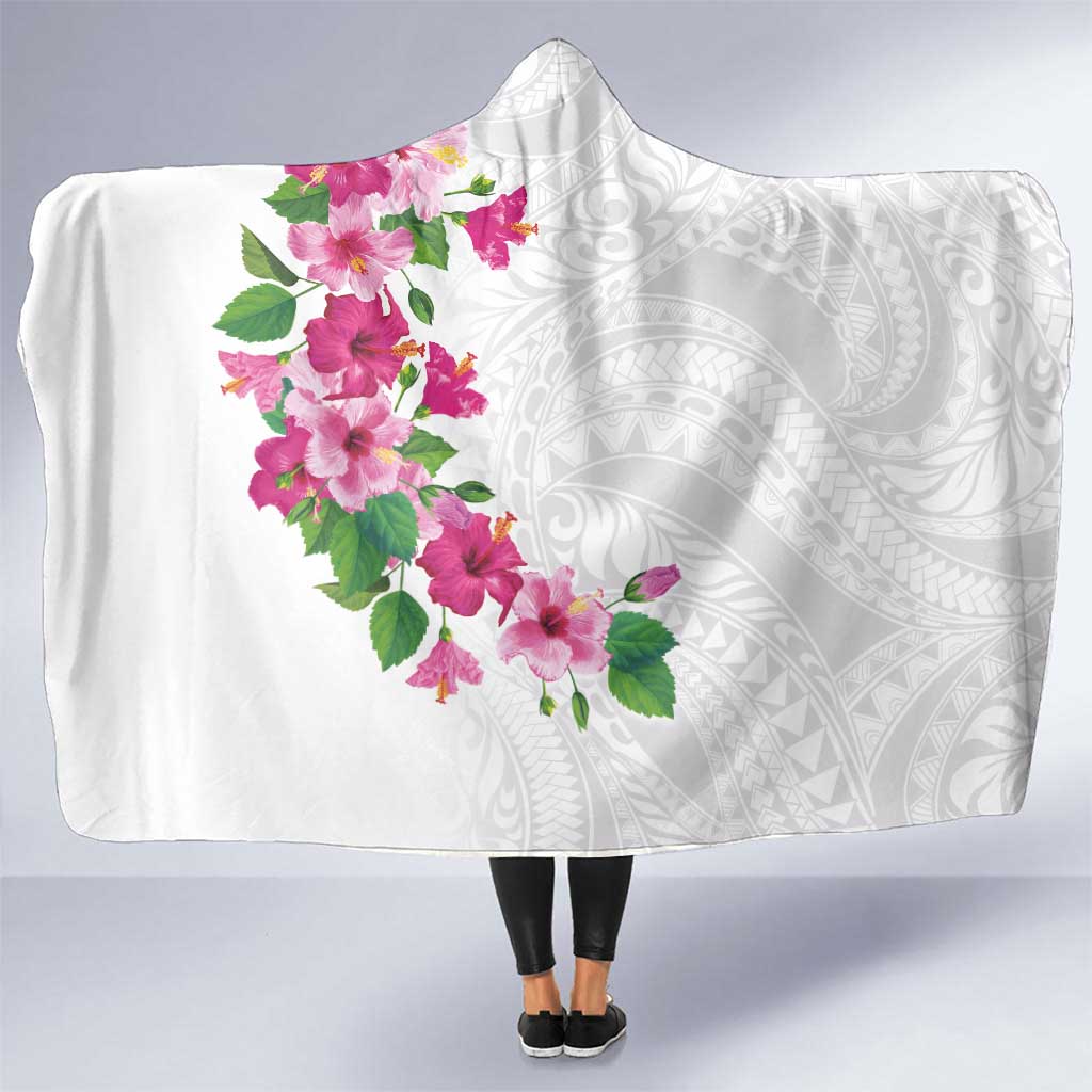 Hawaiian Hibiscus and Art Polynesian Tattoo Hooded Blanket White Color