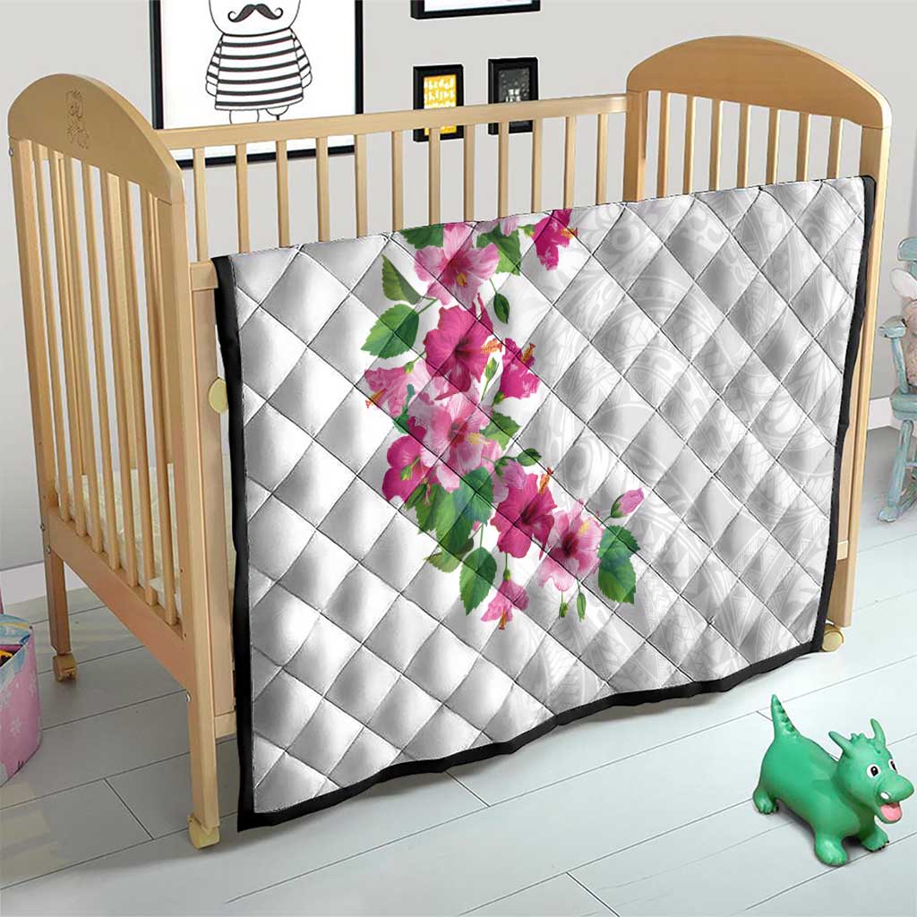 Hawaiian Hibiscus and Art Polynesian Tattoo Quilt White Color