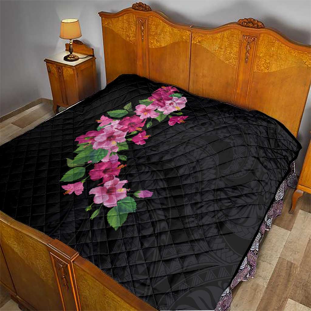 Hawaiian Hibiscus and Art Polynesian Tattoo Quilt Black Color