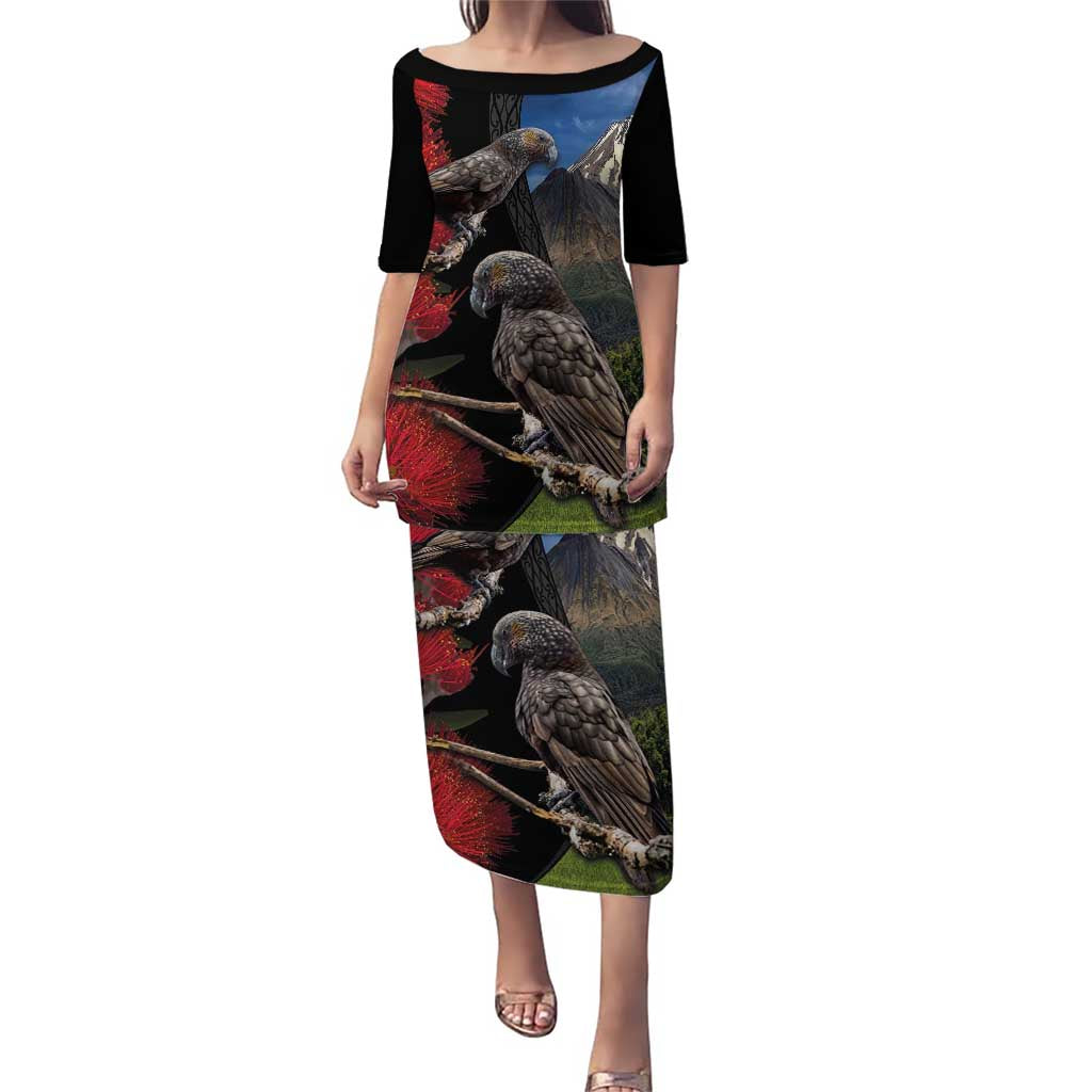 New Zealand Kea And Pohutukawa Puletasi With The Mountain Landscape