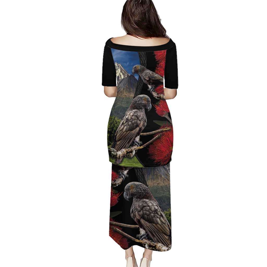 New Zealand Kea And Pohutukawa Puletasi With The Mountain Landscape