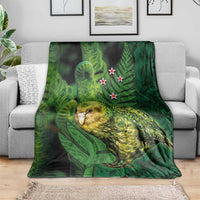 New Zealand Kākāpō Blanket Silver Fern with Close up of Green Fern Leaves and Maori Tattoo