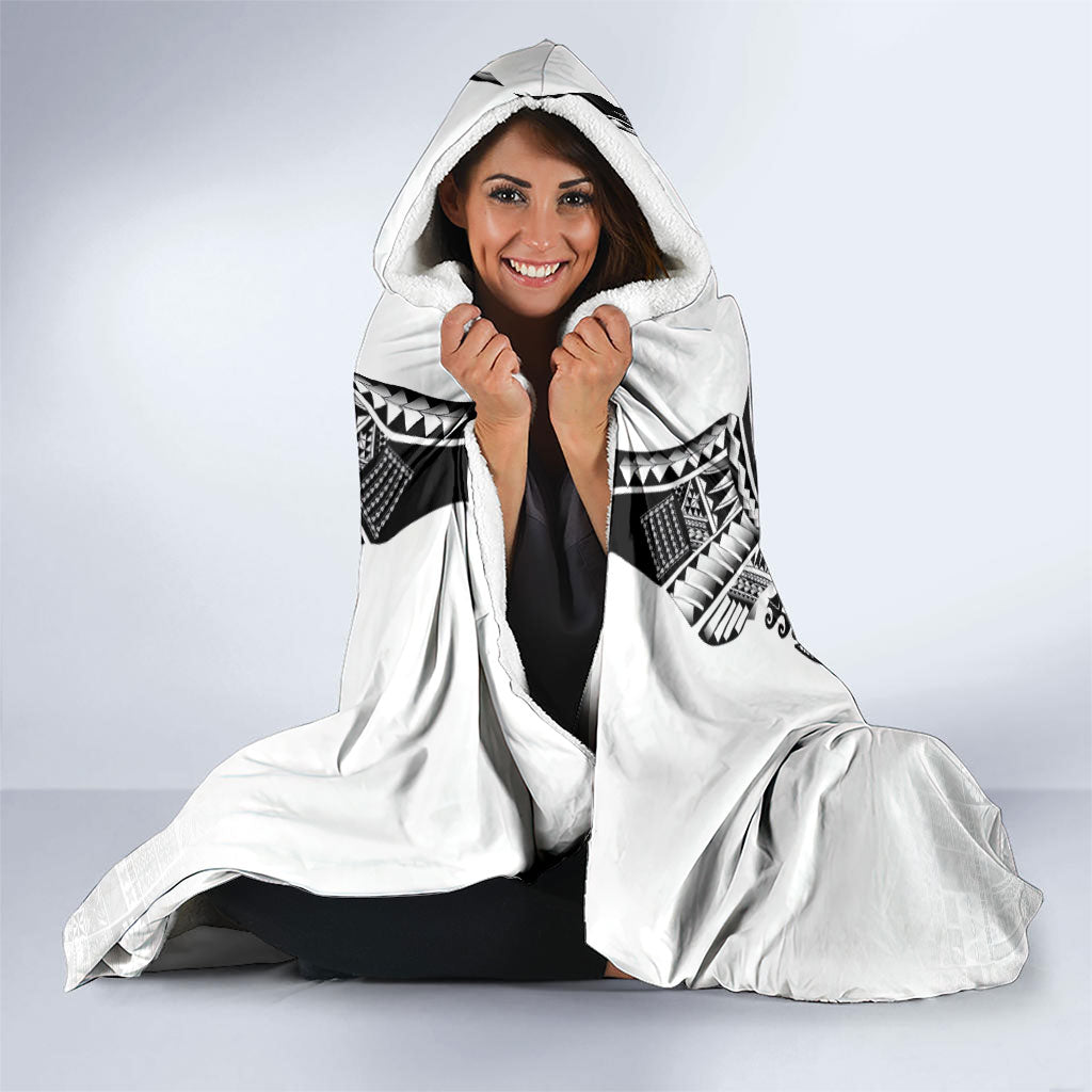 Super Samoa 685 Tribal Tattoo Hooded Blanket Siapo Pattern White Edition LT03 - Polynesian Pride