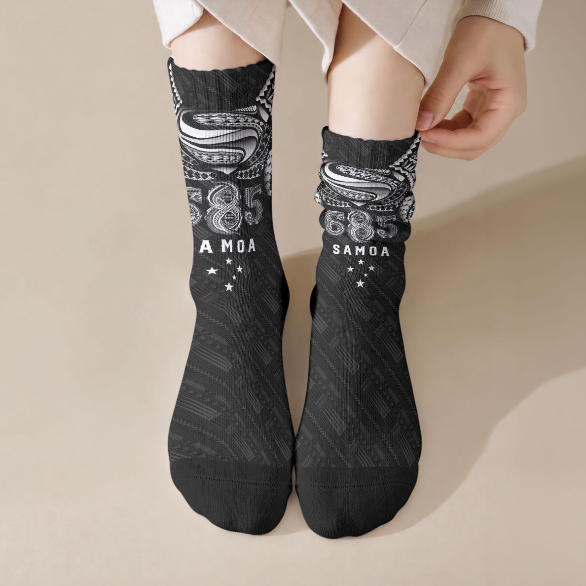 Super Samoa 685 Tribal Tattoo Crew Socks Samoan Ornament Pattern Black Edition LT03 Crew Socks Black - Polynesian Pride