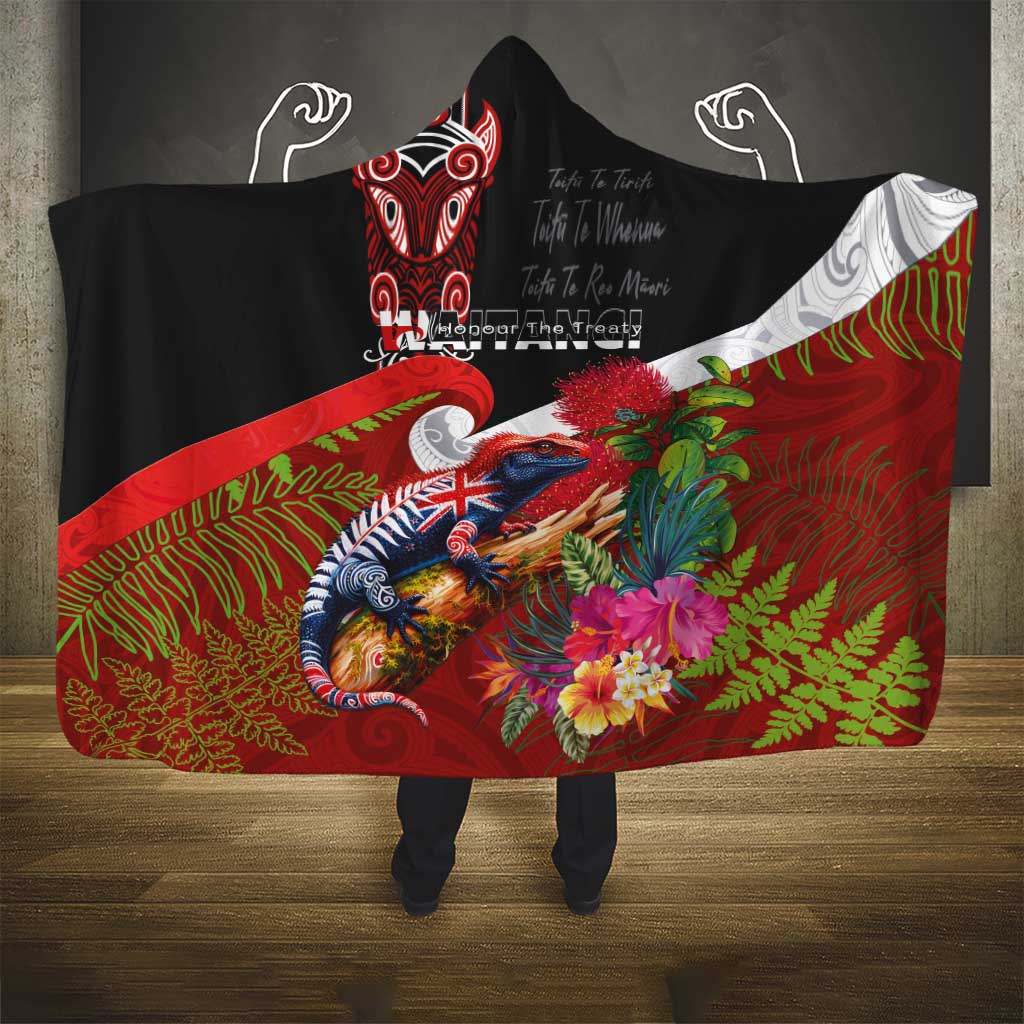 Aotearoa Toitu Te Tiriti Hooded Blanket Waitangi-Honour The Treaty NZ Tuatara and Plants